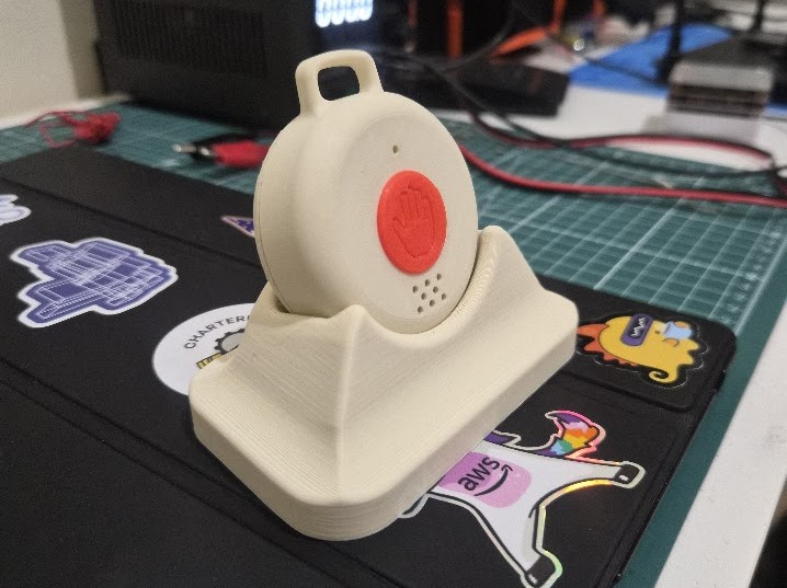 Little Beacon Wearable Device